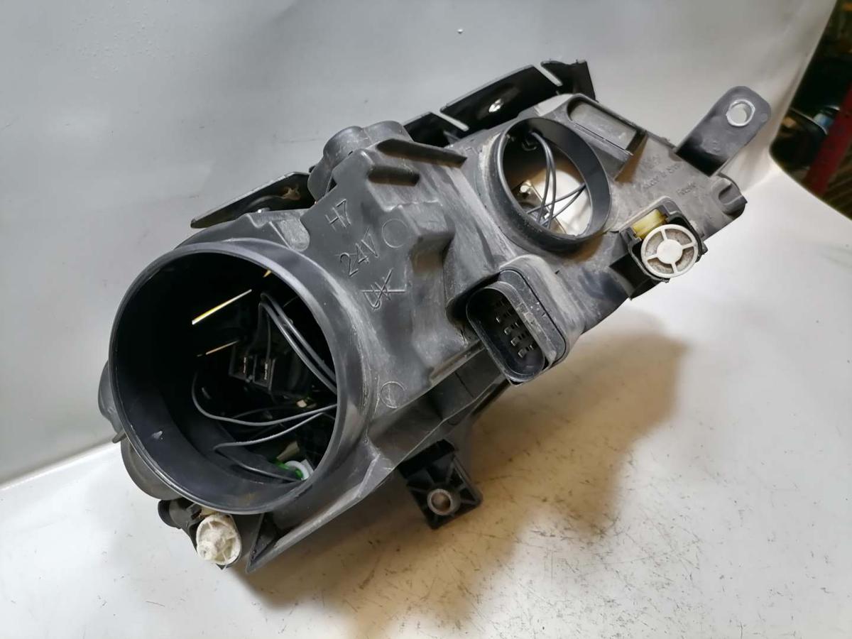 VW Passat 3C B6 original Scheinwerfer vorn links Halogen Bj.2006